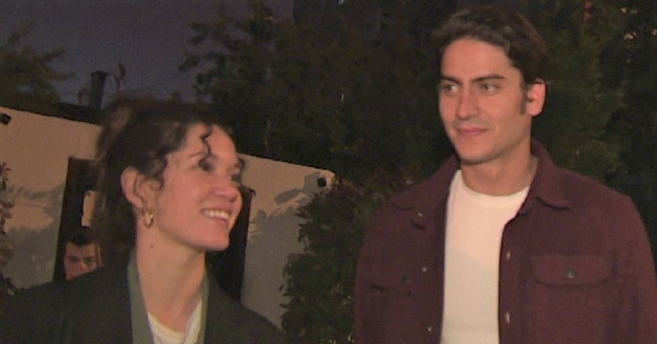 Aras Bulut İynemli’nin kuzeniyle aşk yaşıyordu: Hazal Subaşı ile Atakan Başavcı ayrıldı Aras Bulut İynemli’nin kuzeniyle aşk yaşıyordu: Hazal Subaşı ile Atakan Başavcı ayrıldı