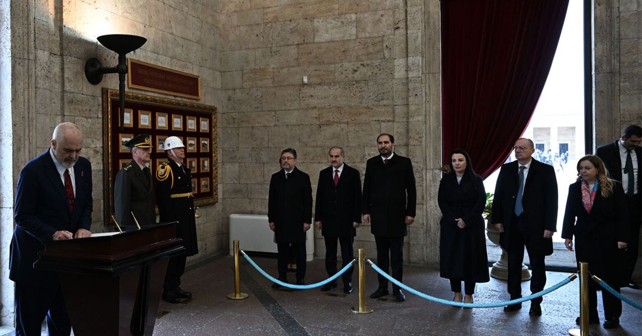 Arnavutluk başbakanı rami anıtkabir