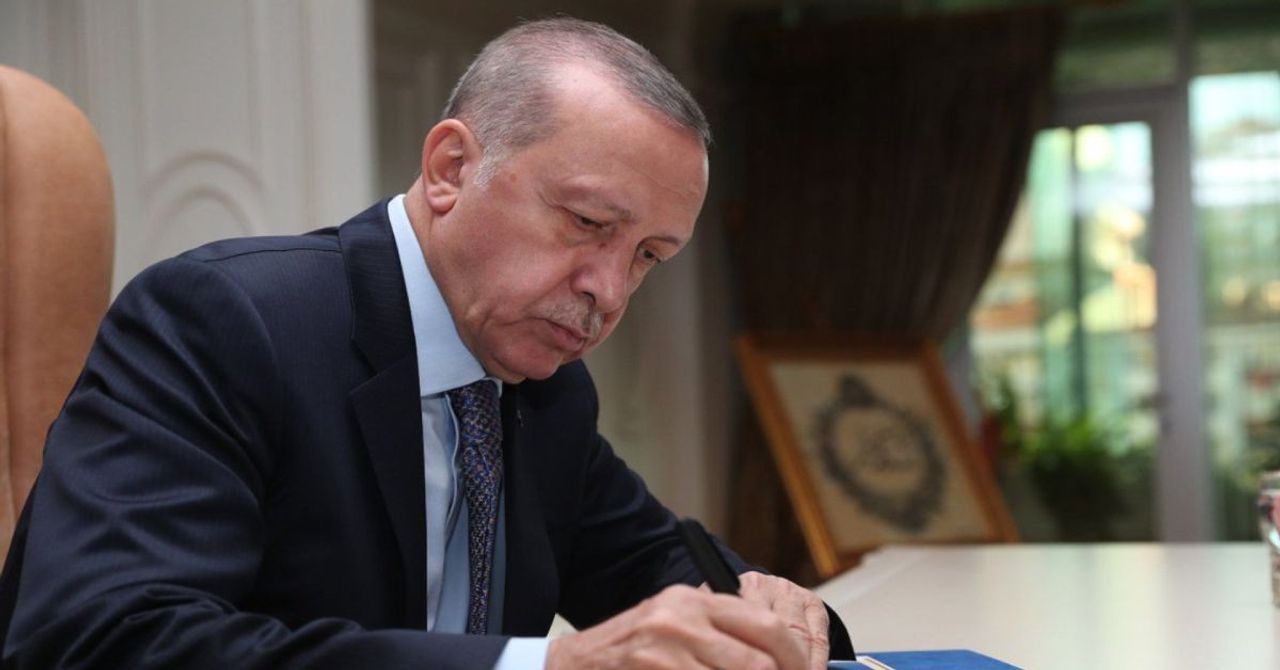 Atama ve görevden alma kararları sürüyor: Cumhurbaşkanı Erdoğan’ın imzasıyla yayımlandı Atama ve görevden alma kararları sürüyor: Cumhurbaşkanı Erdoğan’ın imzasıyla yayımlandı