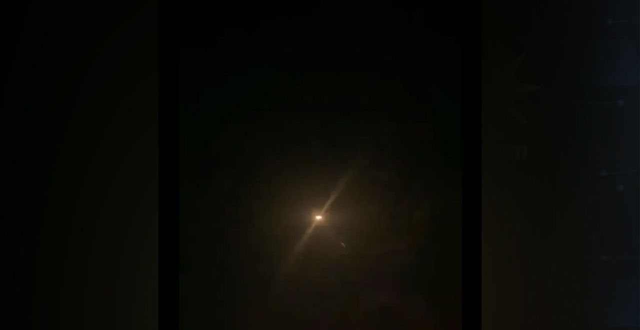 Azak bölgesinden gelen ufo görüntüleri Azak bölgesinden gelen UFO görüntüleri