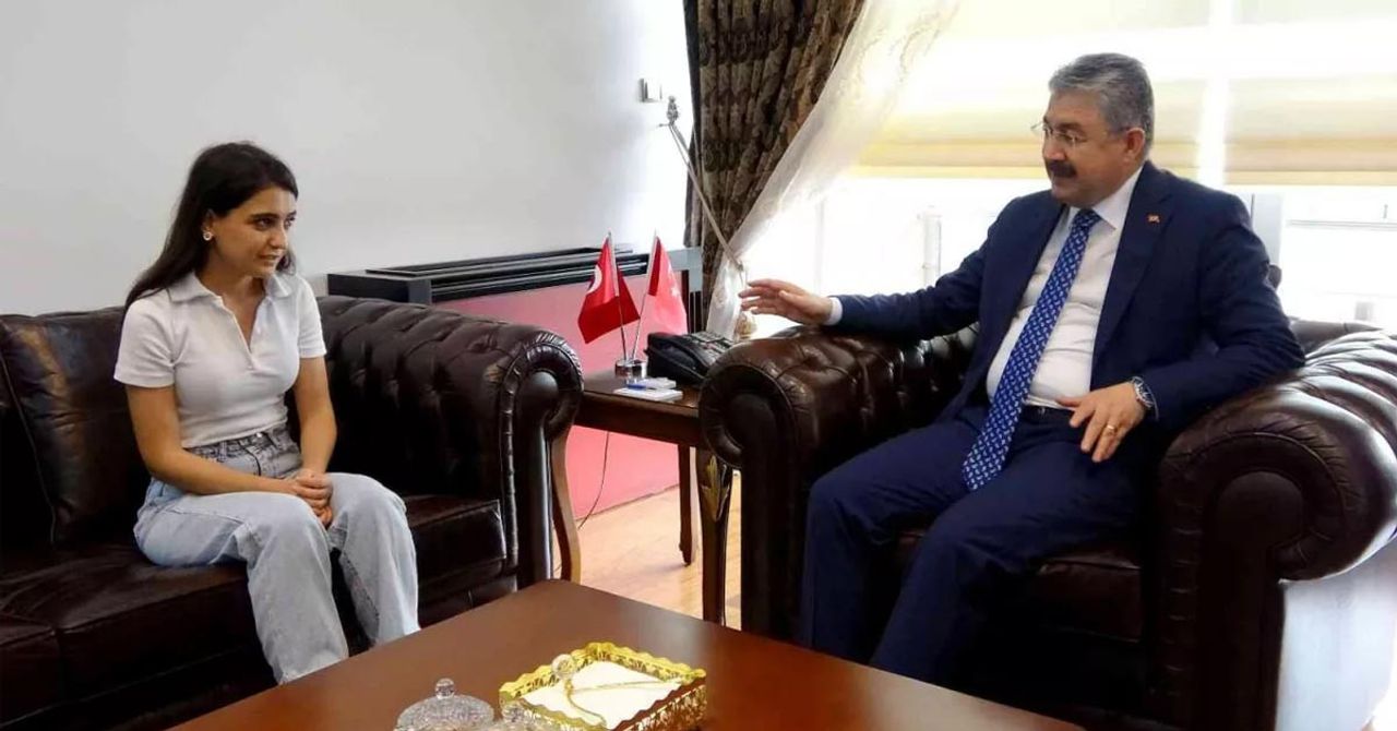 Babasını 2016 yılında, annesini ise geçen yıl kaybetti Babasını 2016 yılında, annesini ise geçen yıl kaybetti