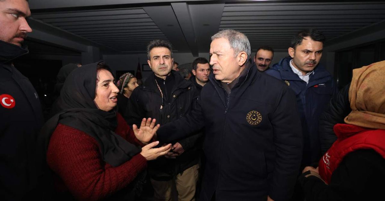 Bakan Akar Sığınmacı İddiaları Bakan Akar Sığınmacı İddiaları