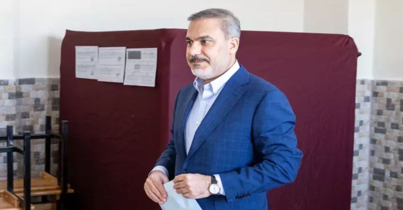Bakan Fidan sandık başına geldi: Ankara’da oyunu kullandı Bakan Fidan sandık başına geldi: Ankara’da oyunu kullandı