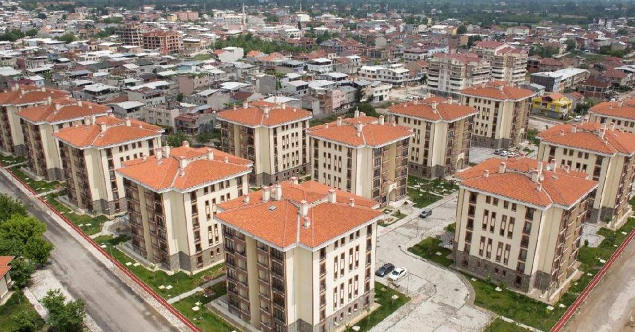 Bakan Kurum İlk Evim-1 Bakan Kurum İlk Evim-1