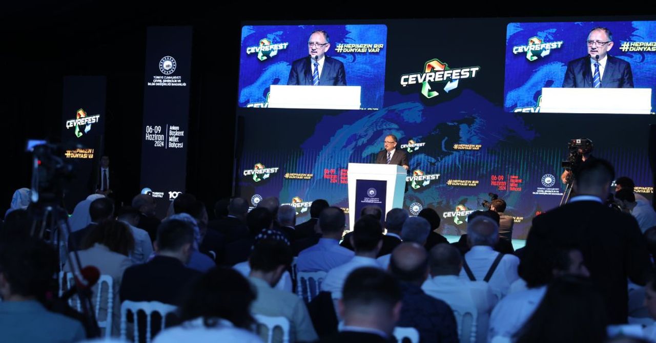Bakan Özhaseki ÇEVREFEST açılışında konuştu: Kalkınmamızı çevreyi kirletmeden yapacağız Bakan Özhaseki ÇEVREFEST açılışında konuştu: Kalkınmamızı çevreyi kirletmeden yapacağız
