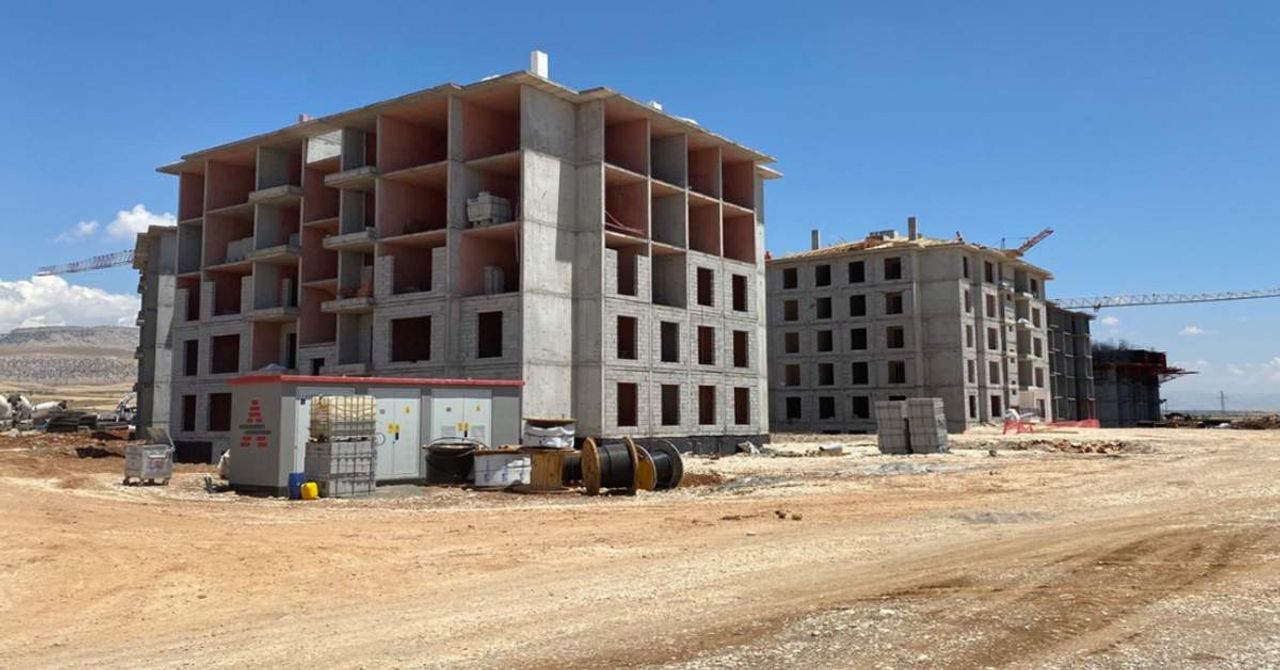Bakan Özhaseki Deprem Konutları Bakan Özhaseki Deprem Konutları