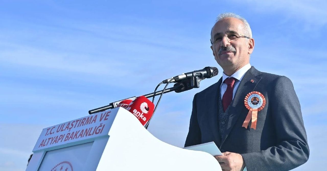 Bakan Uraloğlu resmen duyurdu: 200 milyar dolar yatırım yapacağız Bakan Uraloğlu resmen duyurdu: 200 milyar dolar yatırım yapacağız