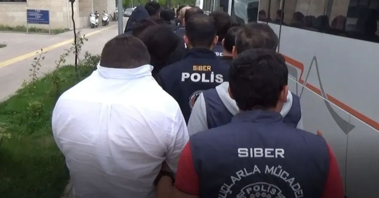 Bakan Yerlikaya son operasyonu açıkladı: 16 kişi yakalandı Bakan Yerlikaya son operasyonu açıkladı: 16 kişi yakalandı