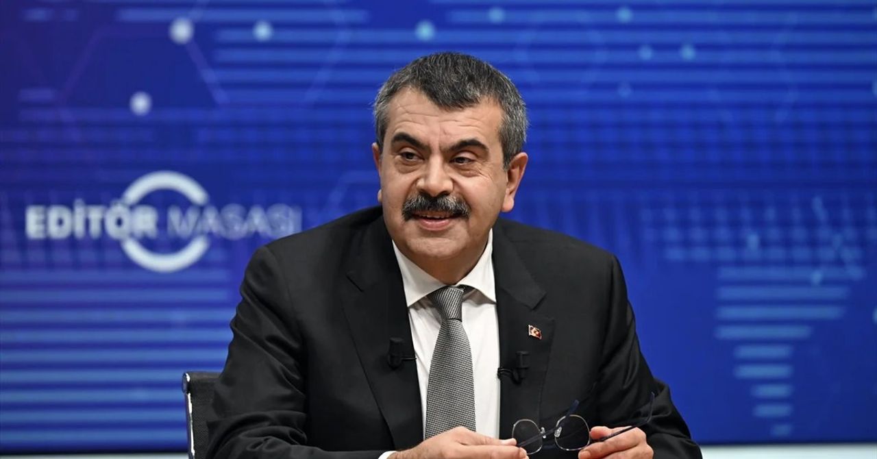 Bakanlıktan vurguna engel: Kitaplara yüzde 300 zam yapan 400 okula ceza verildi Bakanlıktan vurguna engel: Kitaplara yüzde 300 zam yapan 400 okula ceza verildi