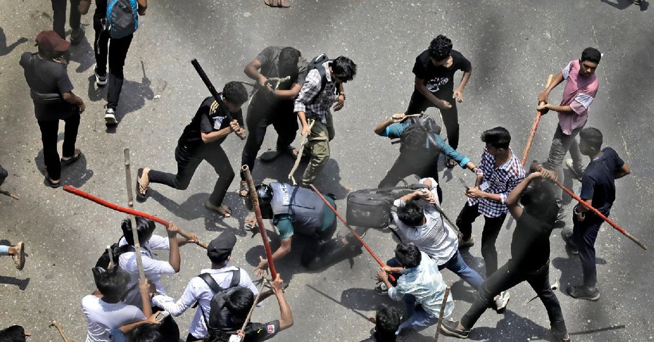 Bangladeş’te öğrenci protestoları faciaya dönüştü: En az 625 kişi hayatını kaybetti Bangladeş’te öğrenci protestoları faciaya dönüştü: En az 625 kişi hayatını kaybetti