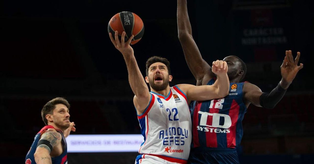 Baskonia Anadolu Efes Baskonia Anadolu Efes