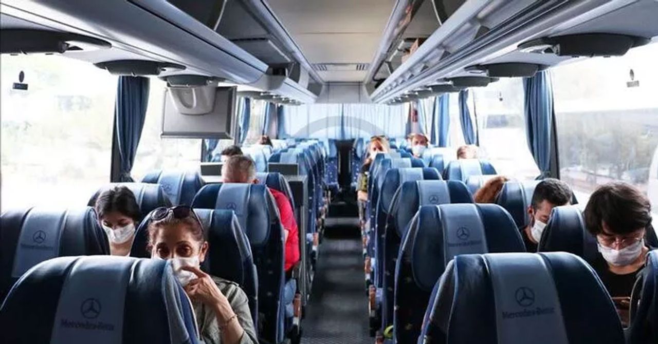 Bayramda tatil planı yapanlara kötü haber: Otobüs biletleriyle uçak biletleri birbirleriyle yarışıyor! Bayramda tatil planı yapanlara kötü haber: Otobüs biletleriyle uçak biletleri birbirleriyle yarışıyor!