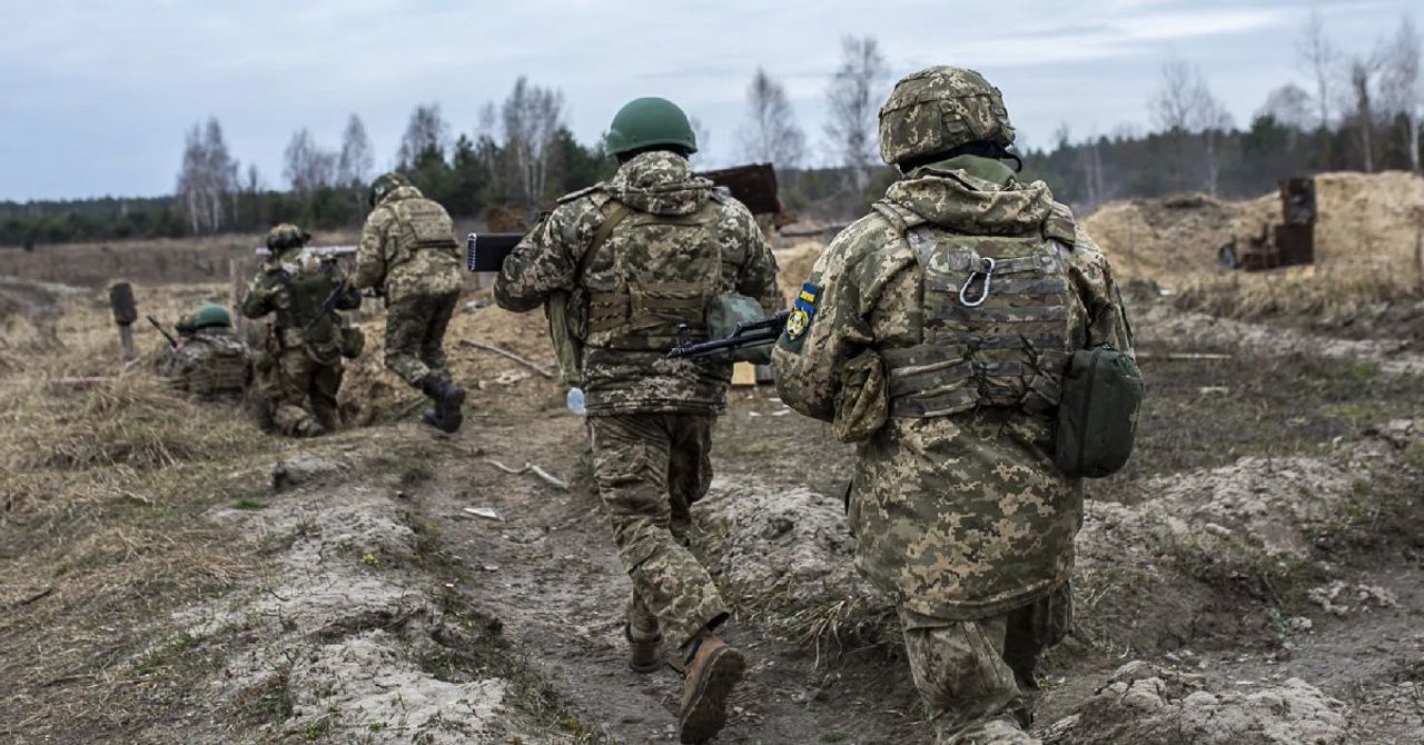 Belarus kırmızı alarma geçti: 120 binden fazla asker sınıra gönderildi Belarus kırmızı alarma geçti: 120 binden fazla asker sınıra gönderildi