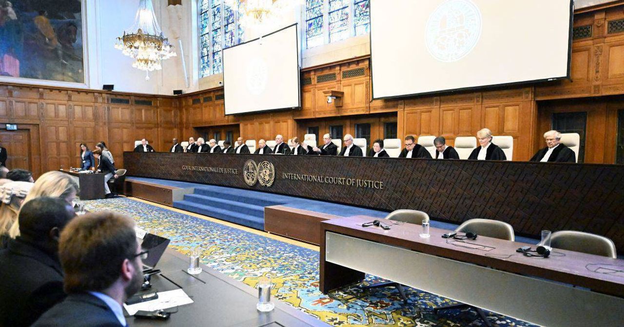 Belçika’da Filistin için sesini yükseltmeye başladı. Gazze’de sivil halka işlenen soykırımın kabul edilemeyeceğini, İsrail’in uyguladığı politikada çocukların açlıkla yalnız bırakılamayacağını belirten Belçika Kalkınma İş birliği Bakanı Caroline Gennez, Belçika hükümetinin yarın Filistin devletini tanımayı görüşeceğini duyurdu. Belçika’da Filistin için sesini yükseltmeye başladı. Gazze’de sivil halka işlenen soykırımın kabul edilemeyeceğini, İsrail’in uyguladığı politikada çocukların açlıkla yalnız bırakılamayacağını belirten Belçika Kalkınma İş birliği Bakanı Caroline Gennez, Belçika hükümetinin yarın Filistin devletini tanımayı görüşeceğini duyurdu.