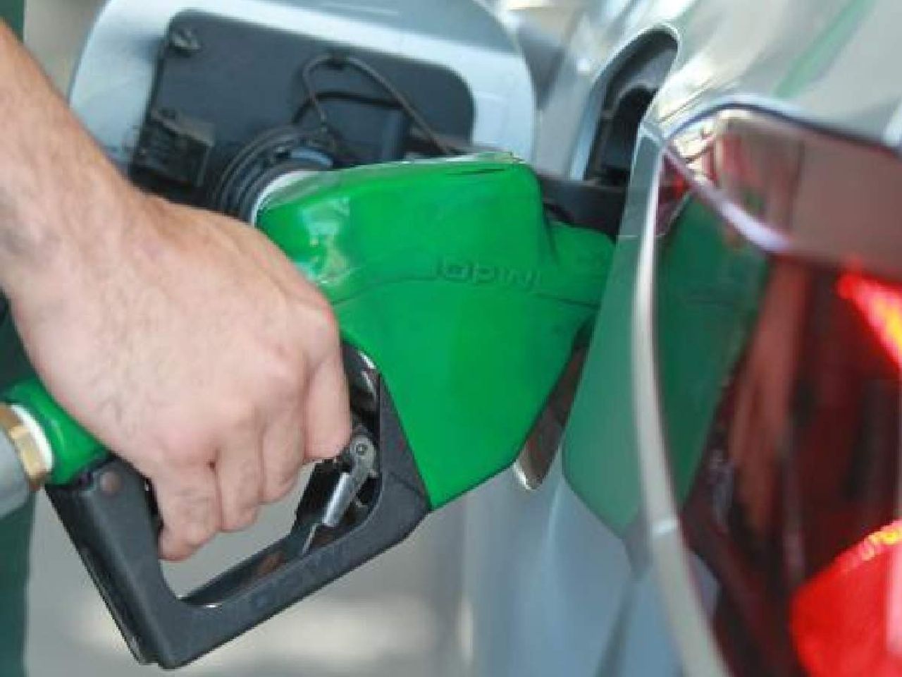 Benzin, motorin ve LPG indirim geldi mi? Benzin, motorin ve LPG indirim geldi mi?