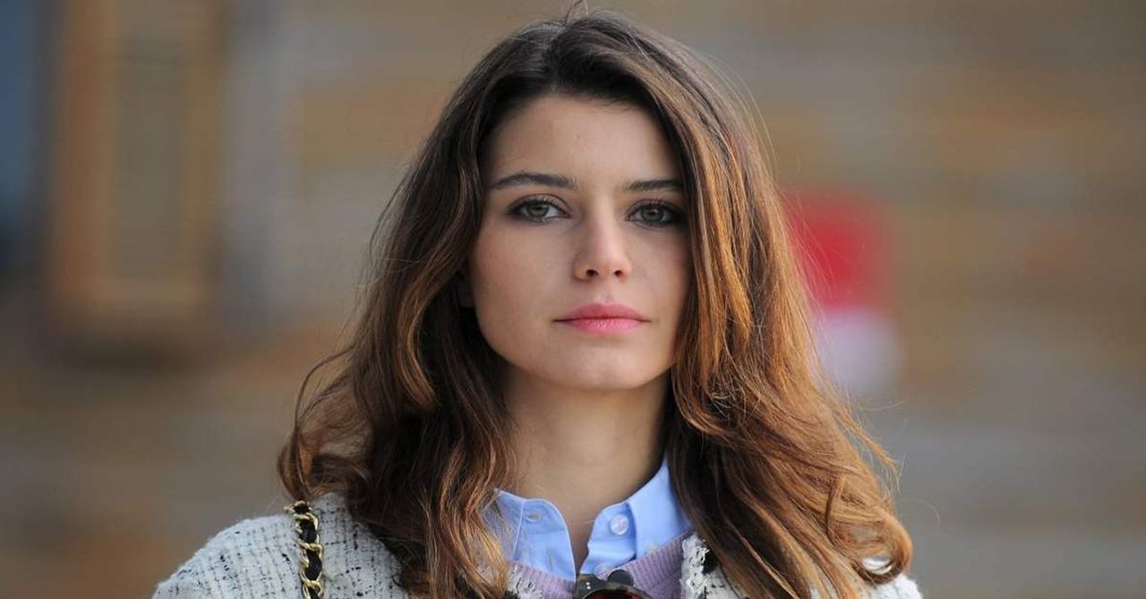 Beren Saat Beren Saat