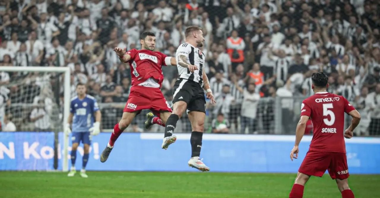 Beşiktaş, gol düellosunda galip geldi: Yeni transferler yine şov yaptı Beşiktaş, gol düellosunda galip geldi: Yeni transferler yine şov yaptı
