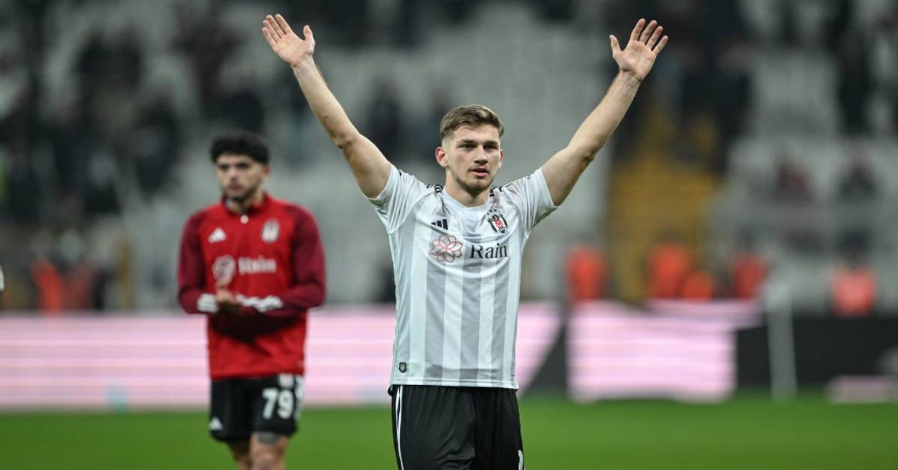 Beşiktaş’ta Semih Kılıçsoy belirsizliği: İngiliz ekibinden reddedilmesi zor bir teklif geldi Beşiktaş’ta Semih Kılıçsoy belirsizliği: İngiliz ekibinden reddedilmesi zor bir teklif geldi