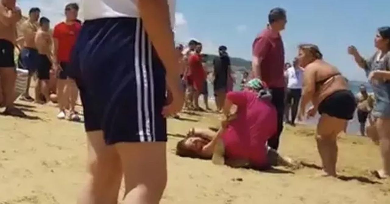 Bir doktor kalp masajı yaptı Bir doktor kalp masajı yaptı