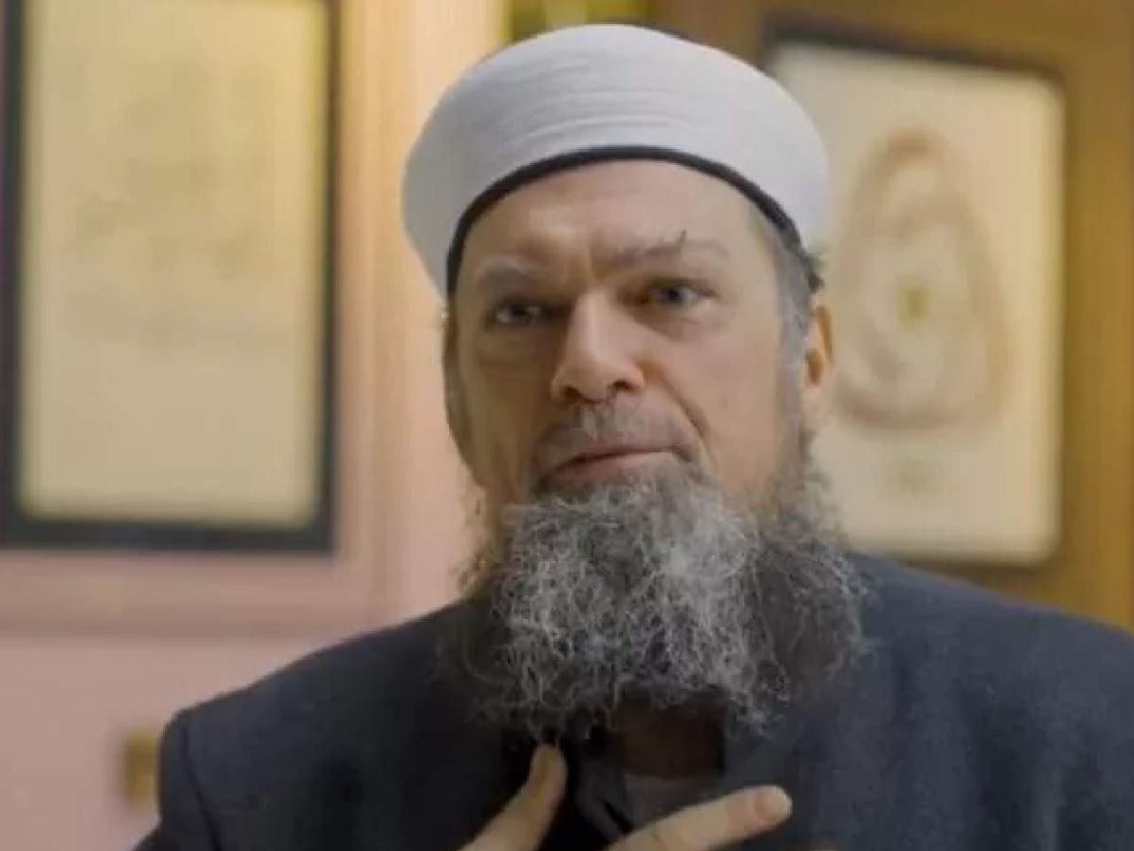 Bir kadınla bir araya gelmiyorum! Bir kadınla bir araya gelmiyorum!