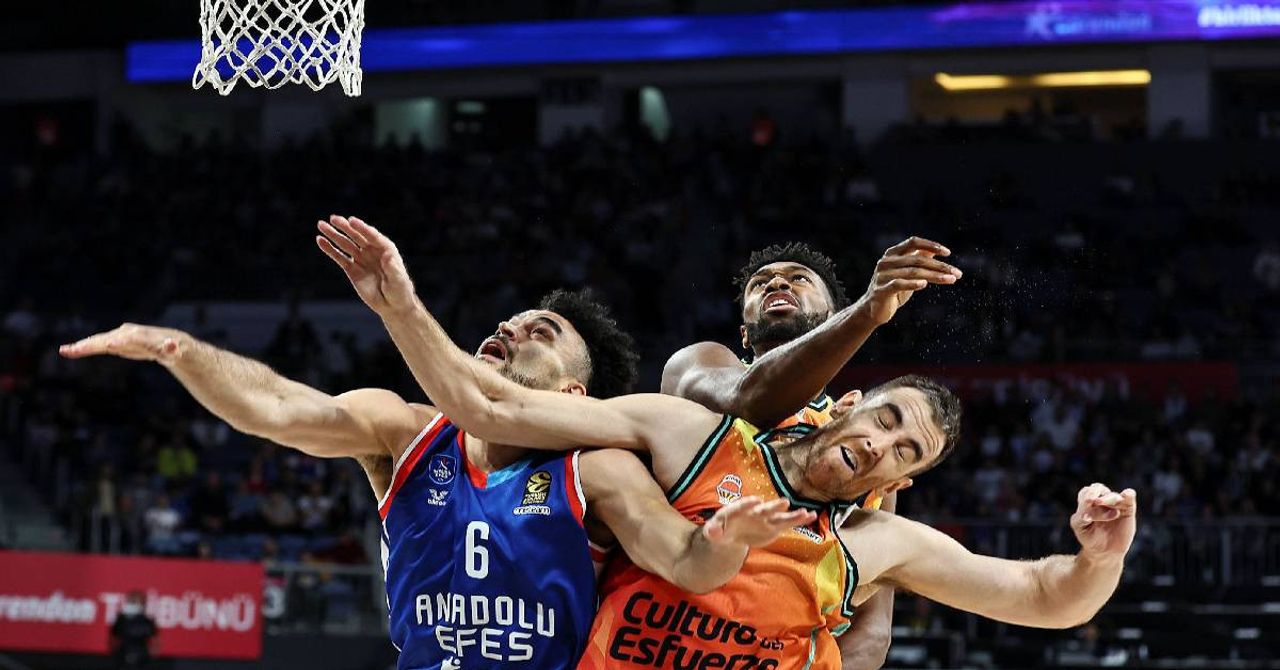 Bologna Anadolu Efes Maçı-1 Bologna Anadolu Efes Maçı-1
