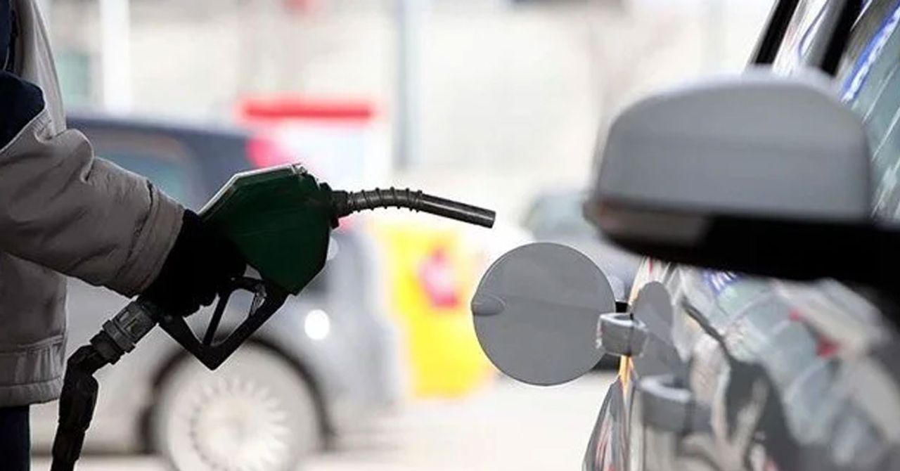 Brent petrol 100 doların altında, akaryakıt fiyatlarına 1 liradan fazla indirim beklentisi! Brent petrol 100 doların altında, akaryakıt fiyatlarına 1 liradan fazla indirim beklentisi!