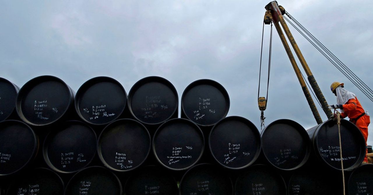 Brent petrolün varili, uluslararası piyasalarda fiyatlarında düşüş yaşandı. Varil fiyatı geçen gün 90’ın üzerine çıkmıştı. Fakat piyasalarda bir düşüş yaşandı. Güncel varil fiyatı 87,47 dolardan işlem gördüğü belirtildi. Brent petrolün varili, uluslararası piyasalarda fiyatlarında düşüş yaşandı. Varil fiyatı geçen gün 90’ın üzerine çıkmıştı. Fakat piyasalarda bir düşüş yaşandı. Güncel varil fiyatı 87,47 dolardan işlem gördüğü belirtildi.