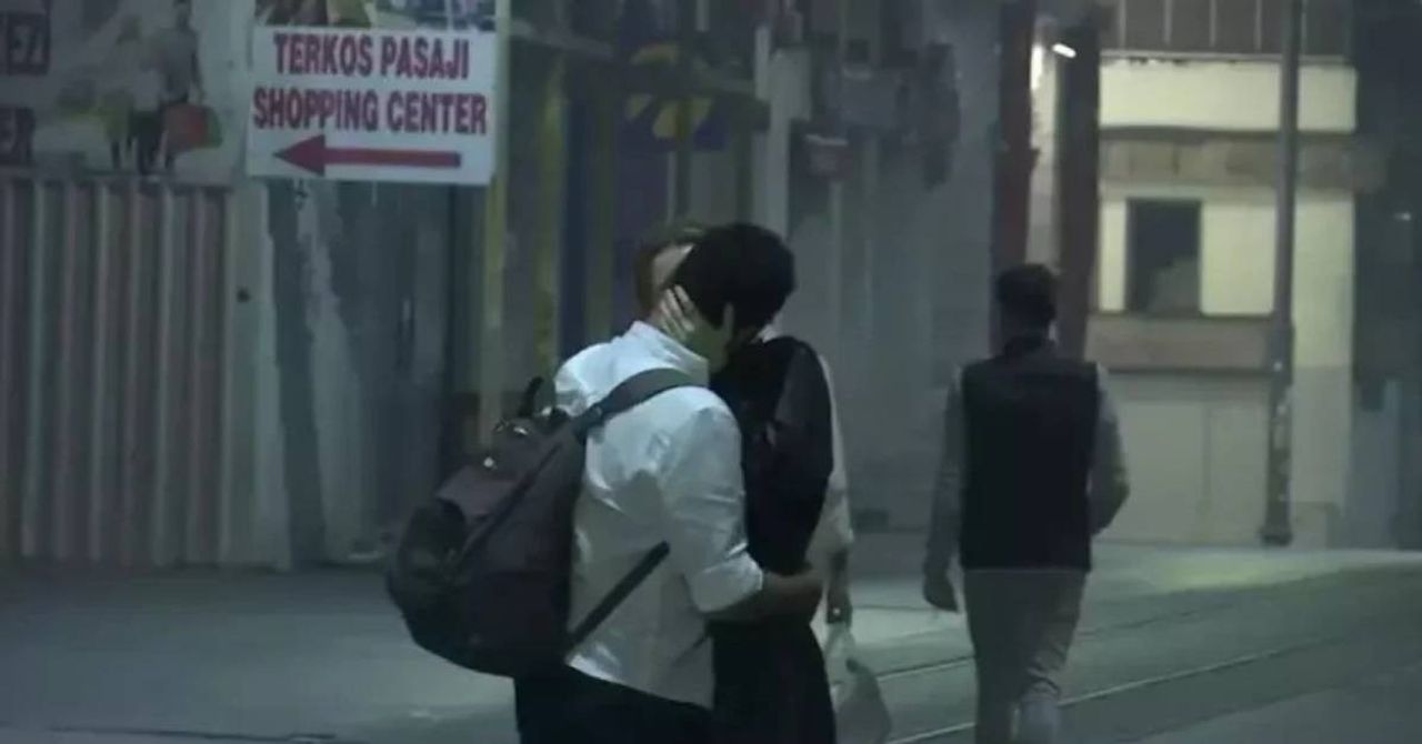 Bülent Emrah Parlak öpüşme Bülent Emrah Parlak öpüşme