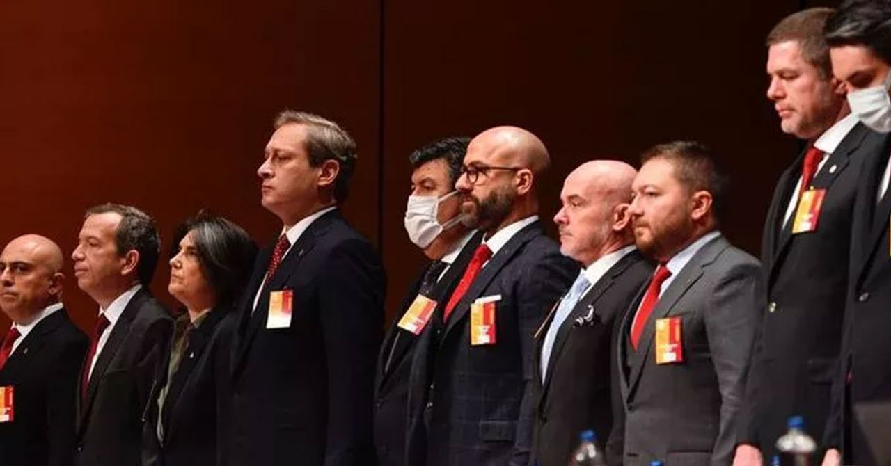 Burak Elmas borçları ödedi. Burak Elmas borçları ödedi.