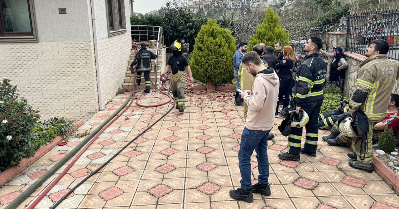 Bursa’da gizemli bir yangının ardında aslında bir cinayet olayı olduğu ortaya çıktı. Osmangazi ilçesinde 3 katlı villanın bodrum katında çıkan yangında öldüğü sanılan M.Ş’nin aslında cinayete kurban gittiği ortaya çıktı. Bursa’da gizemli bir yangının ardında aslında bir cinayet olayı olduğu ortaya çıktı. Osmangazi ilçesinde 3 katlı villanın bodrum katında çıkan yangında öldüğü sanılan M.Ş’nin aslında cinayete kurban gittiği ortaya çıktı.