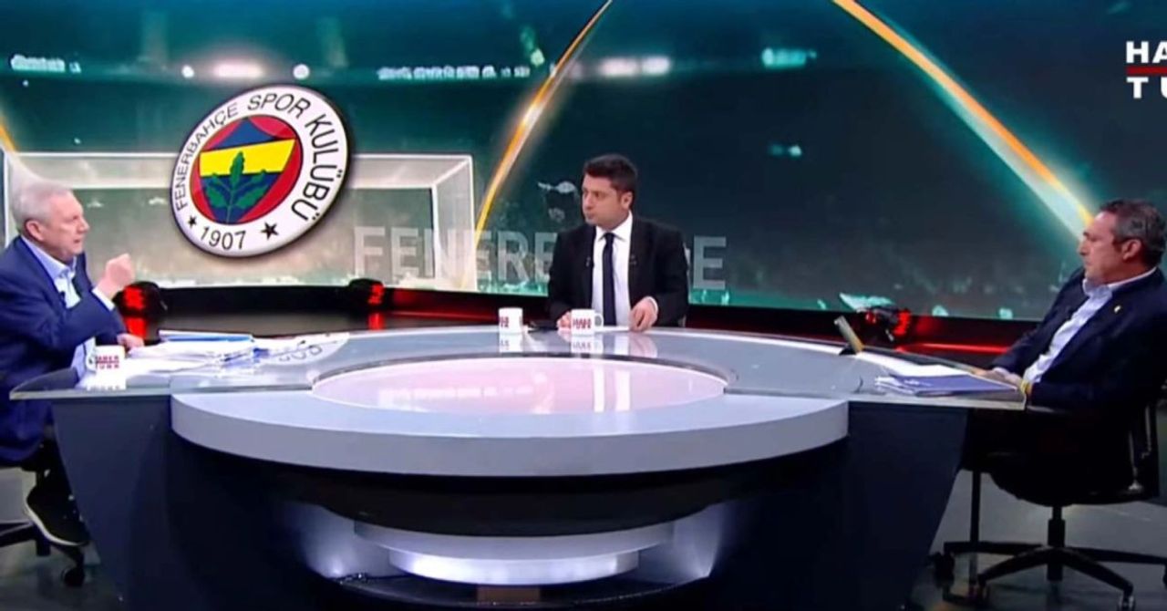 Canlı yayında tarihi buluşma: Ali Koç ile Aziz Yıldırım karşı karşıya geldi Canlı yayında tarihi buluşma: Ali Koç ile Aziz Yıldırım karşı karşıya geldi