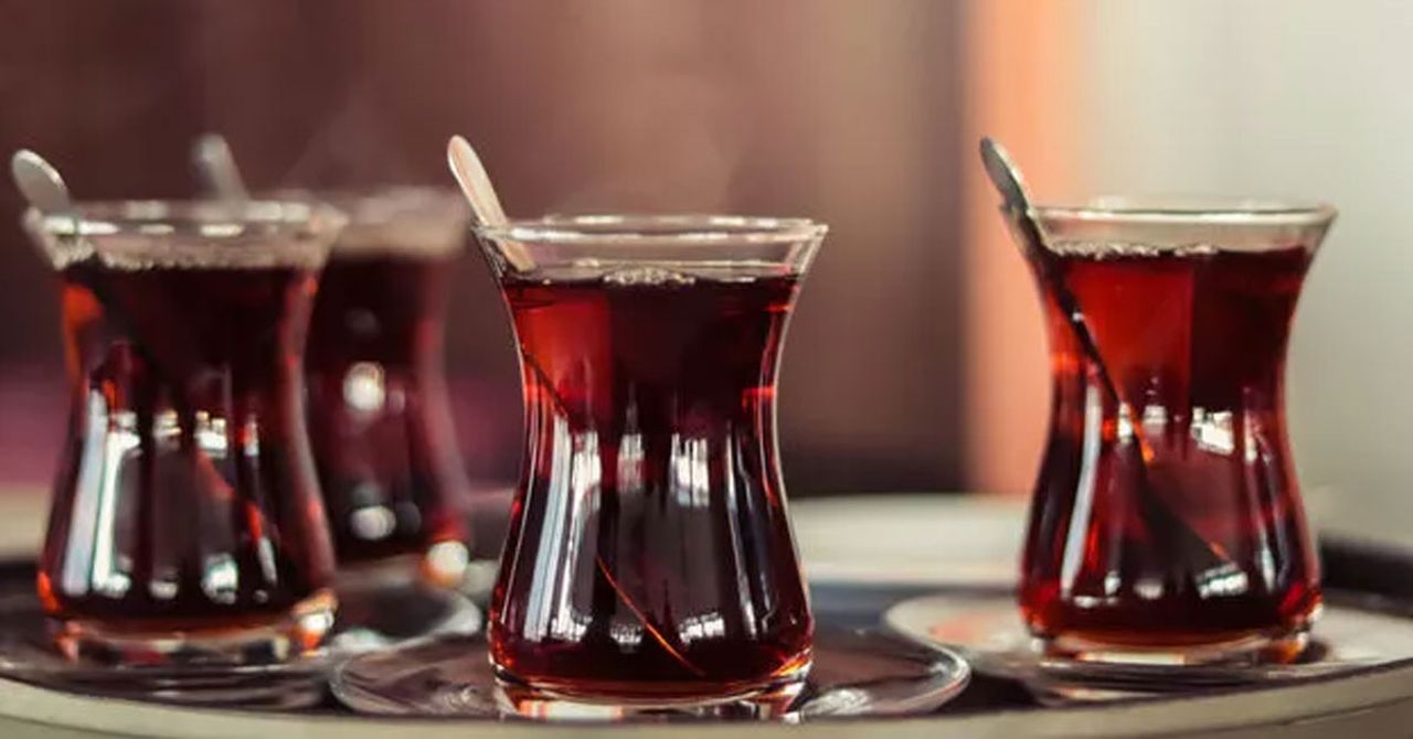 Çay tiryakilerini üzecek haber: Böyle tüketiyorsanız hastalıklar kapıda! Çay tiryakilerini üzecek haber: Böyle tüketiyorsanız hastalıklar kapıda!