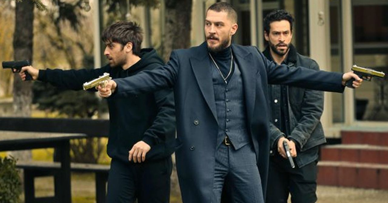 Çetin, Efe ve Kartal Anlaşma Yapıyor Çetin, Efe ve Kartal Anlaşma Yapıyor