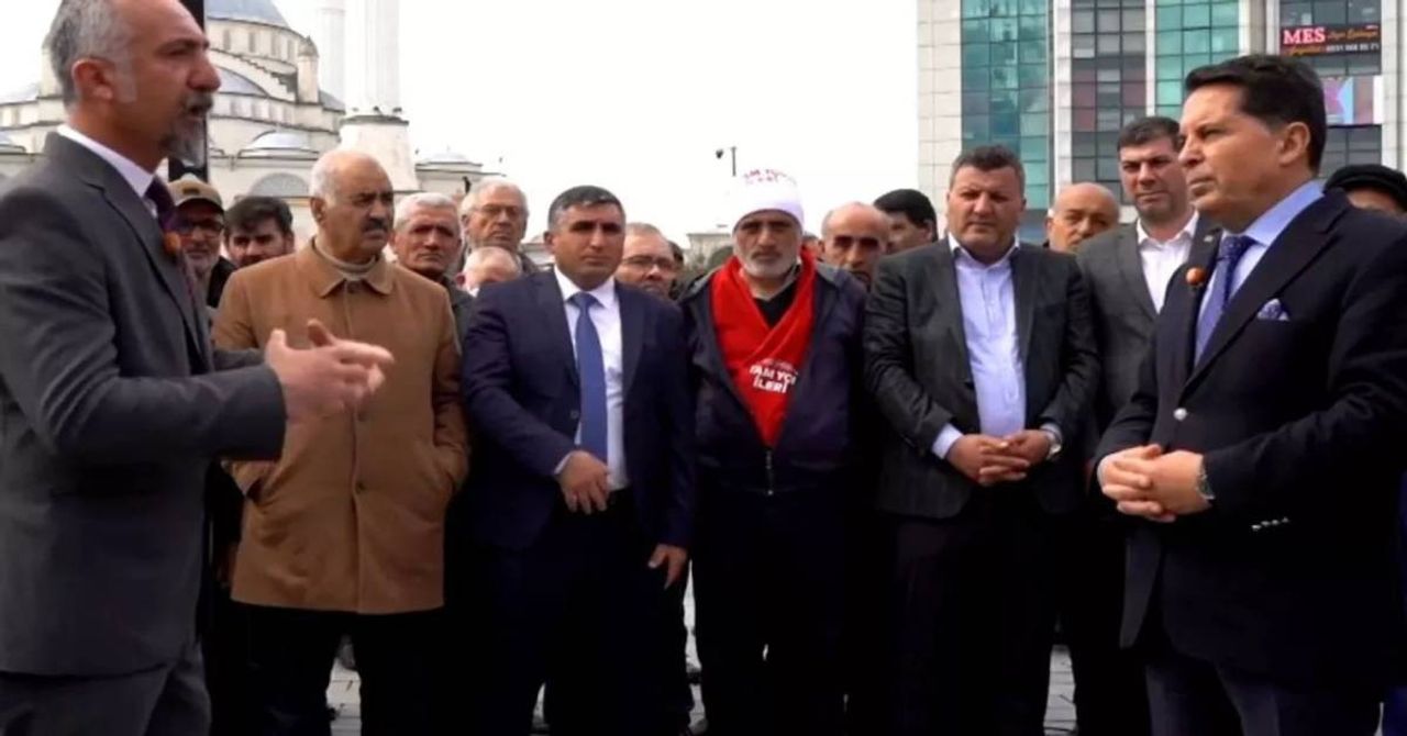 CHP-DEM Parti ortaklığında yeni gelişme: Esenyurt üzerindeki plan ifşa oldu CHP-DEM Parti ortaklığında yeni gelişme: Esenyurt üzerindeki plan ifşa oldu