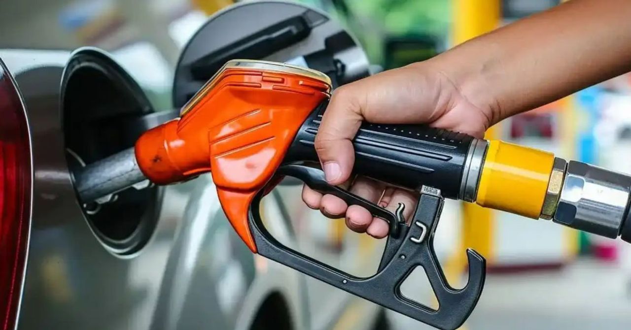 Çifte indirim pompaya yansıdı: Yeni akaryakıt fiyatları belli oldu (7 Haziran 2024) Çifte indirim pompaya yansıdı: Yeni akaryakıt fiyatları belli oldu (7 Haziran 2024)