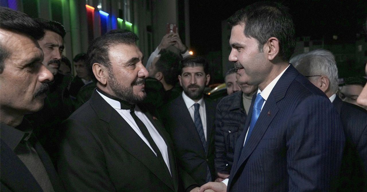 Cumhur İttifakı’nın İBB Adayı Murat Kurum, dün gece Küçükçekmece’de düzenlenen ‘Caferiler ile Sahur’ programına katıldı.