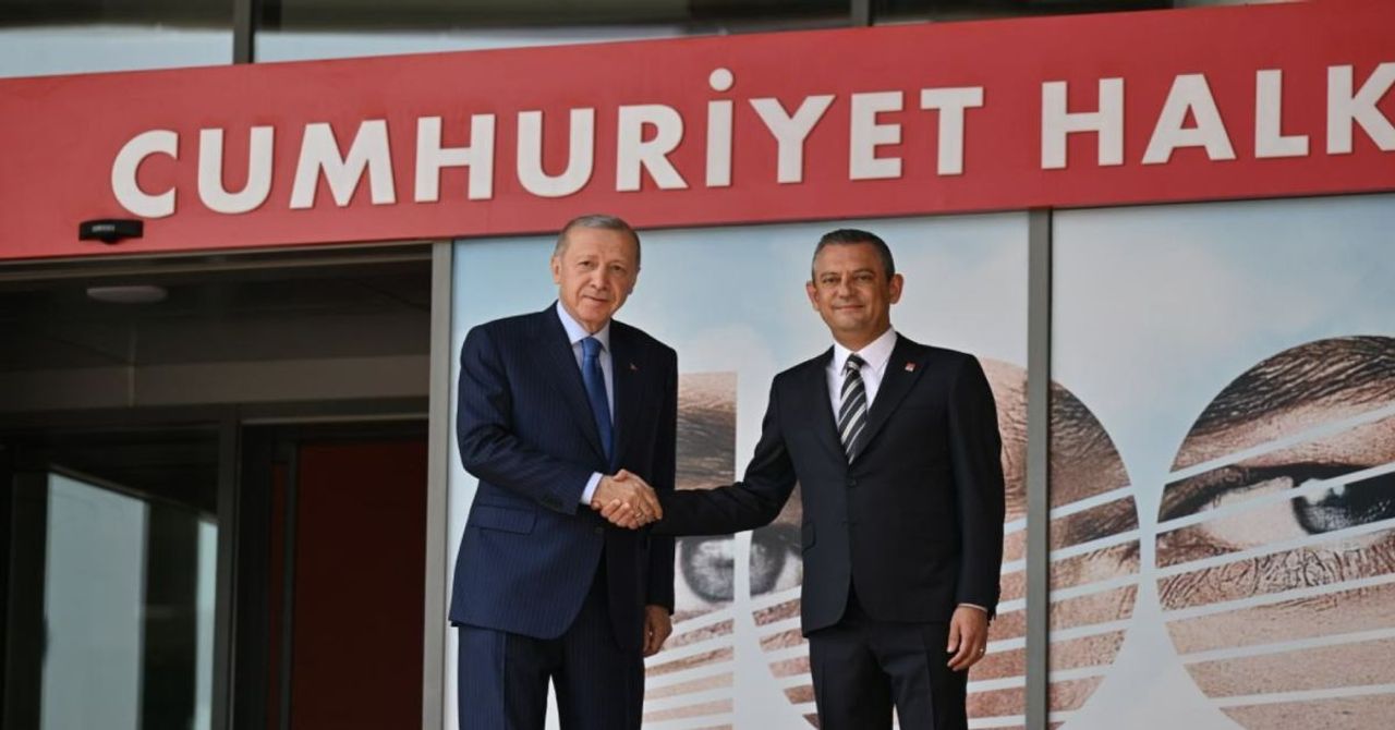 Cumhurbaşkanı Erdoğan 18 yıl sonra CHP Genel Merkezi’nde: Özgür Özel ile kritik zirve başladı Cumhurbaşkanı Erdoğan 18 yıl sonra CHP Genel Merkezi’nde: Özgür Özel ile kritik zirve başladı