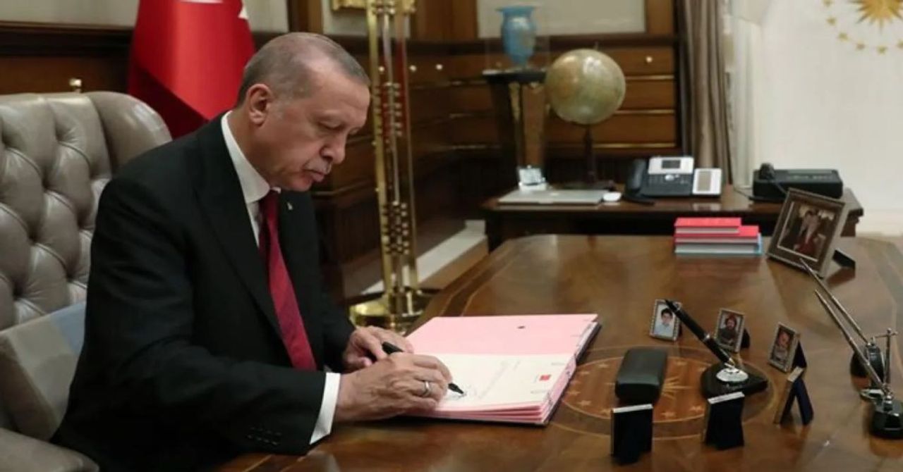 Cumhurbaşkanı Erdoğan’ın imzaladı: Resmi Gazete’de kritik atama kararları yayımlandı Cumhurbaşkanı Erdoğan’ın imzaladı: Resmi Gazete’de kritik atama kararları yayımlandı