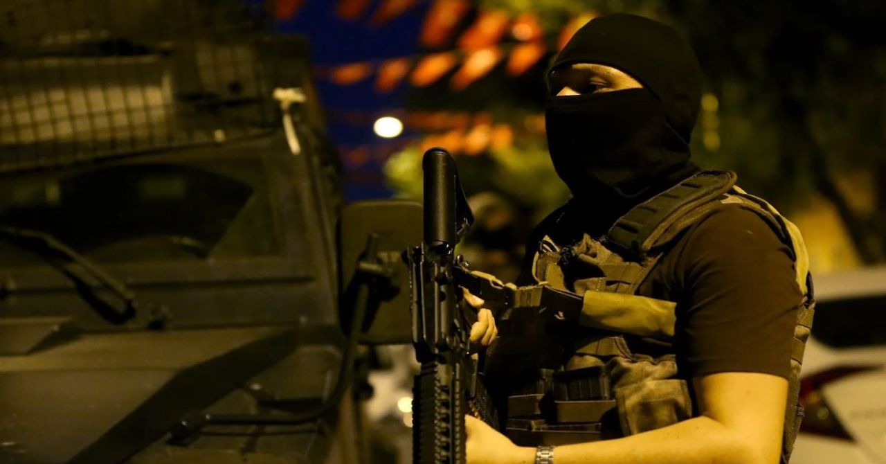 DAEŞ’e 4 ilde darbe: 14 kişi gözaltına alındı DAEŞ’e 4 ilde darbe: 14 kişi gözaltına alındı