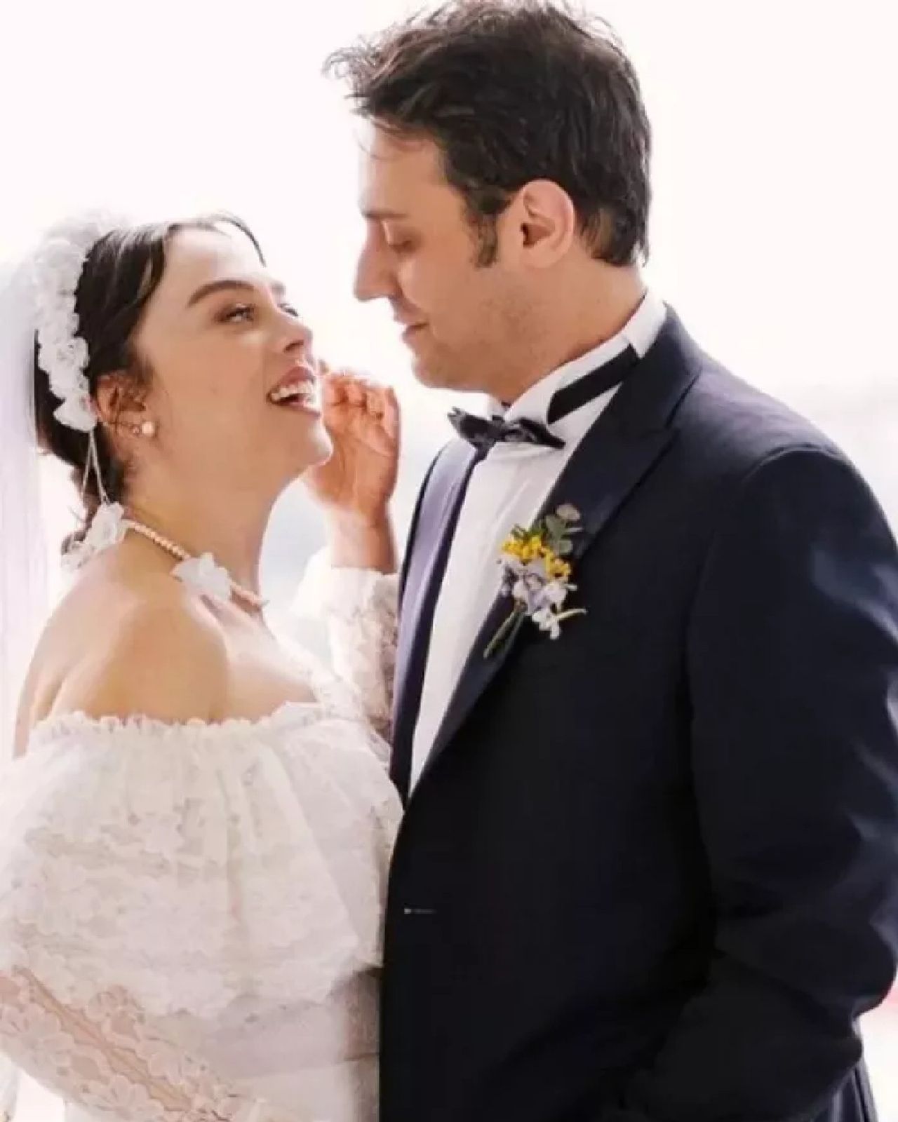 Demet Evgar ve Levent Babataş çiftinin nikahından kareler 1 Demet Evgar ve Levent Babataş çiftinin nikahından kareler 1