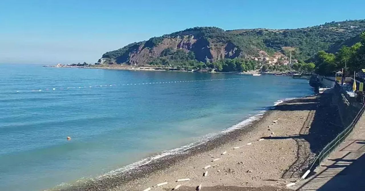 Denizdeki şüpheli cisim sonrası alarm verildi: O ilde plajlara girişler yasaklandı Denizdeki şüpheli cisim sonrası alarm verildi: O ilde plajlara girişler yasaklandı