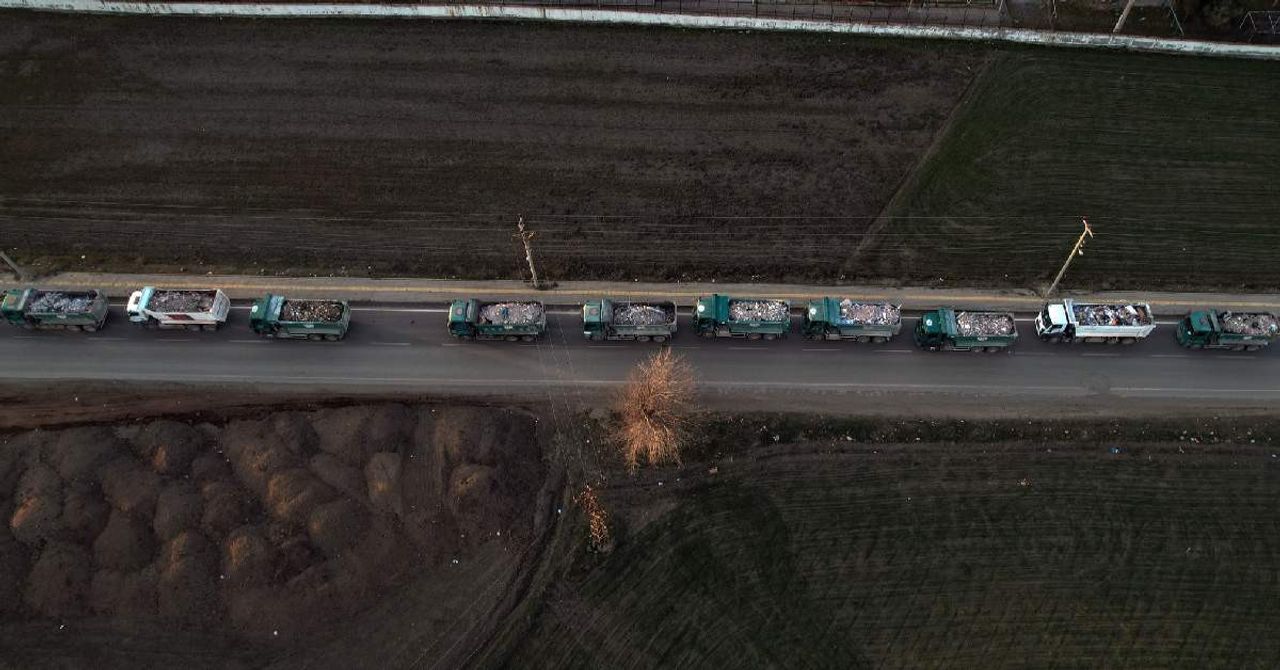 Deprem Hafriyat Kamyonları Deprem Hafriyat Kamyonları