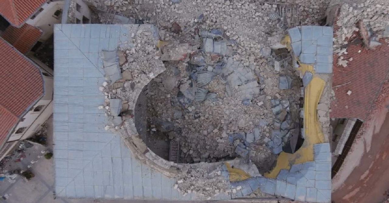 Deprem Yıkılan Tarihi Binalar