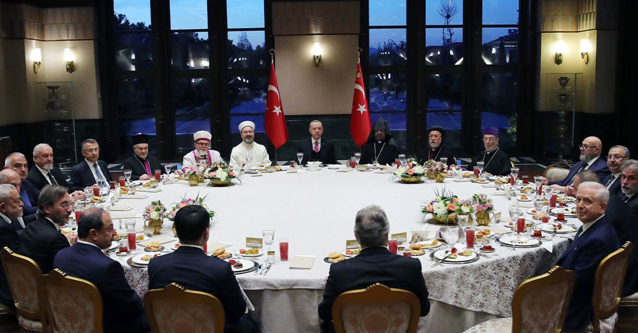 Dini Azınlık Temsilcileriyle İftar Dini Azınlık Temsilcileriyle İftar