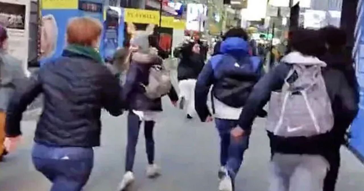 Dünyaca ünlü meydanda patlama yaşandı: Yetkili isimlerden ilk açıklama geldi! Dünyaca ünlü meydanda patlama yaşandı: Yetkili isimlerden ilk açıklama geldi!