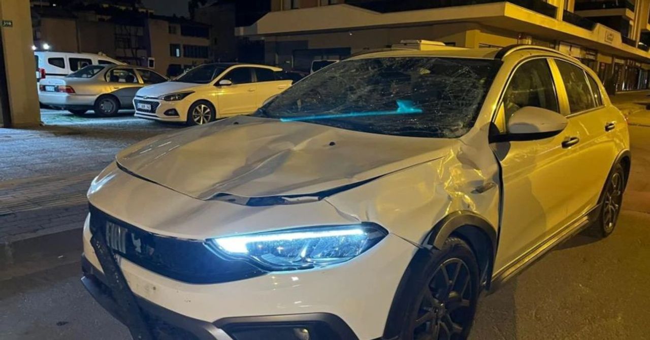 Duyanları görenleri şaşkına çeviren olay: Bursa’da araca at çarptı Duyanları görenleri şaşkına çeviren olay: Bursa’da araca at çarptı