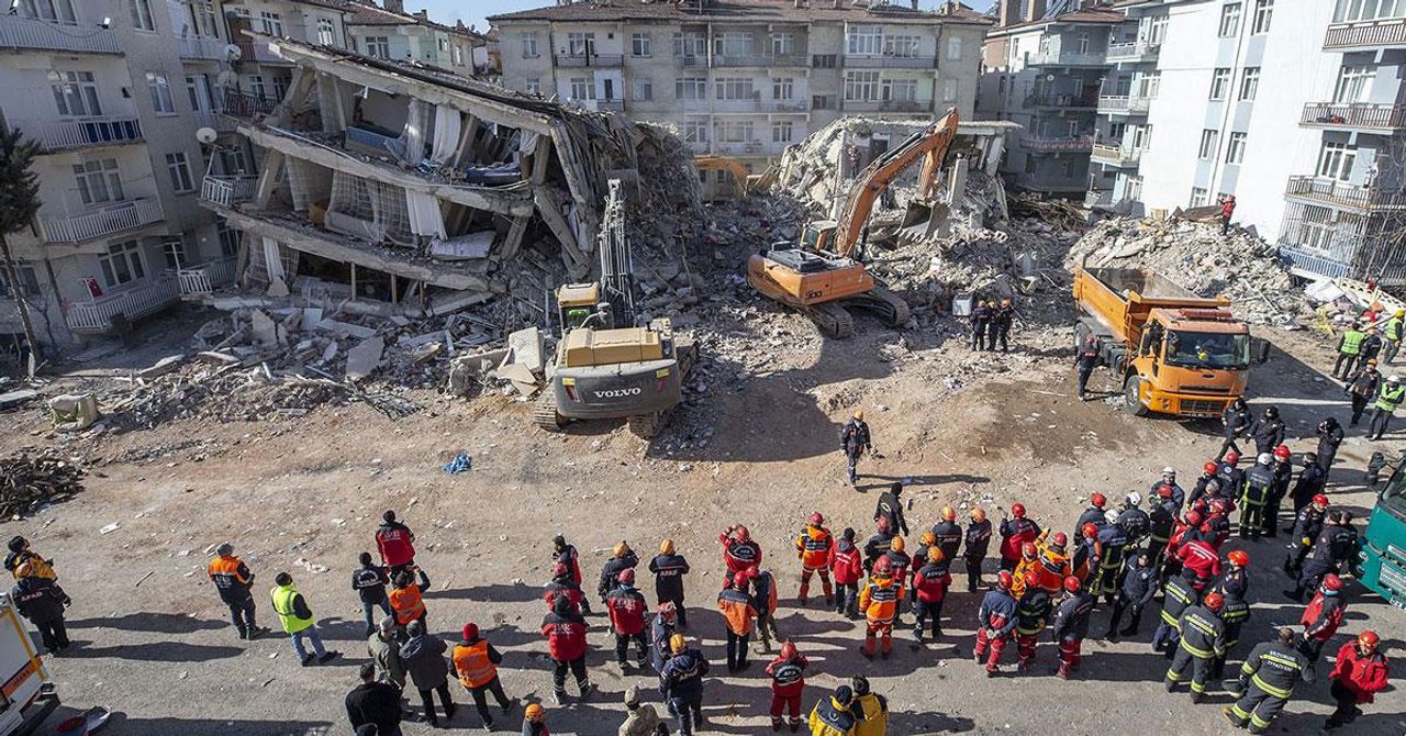 Elazığ deprem konutlarının kurası çekildi Elazığ deprem konutlarının kurası çekildi