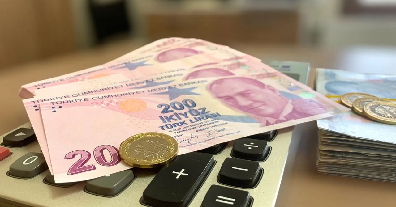 Emekli maaşına zam için yeni ihtimal: Kök maaşta o detay her şeyi değiştirebilir Emekli maaşına zam için yeni ihtimal: Kök maaşta o detay her şeyi değiştirebilir