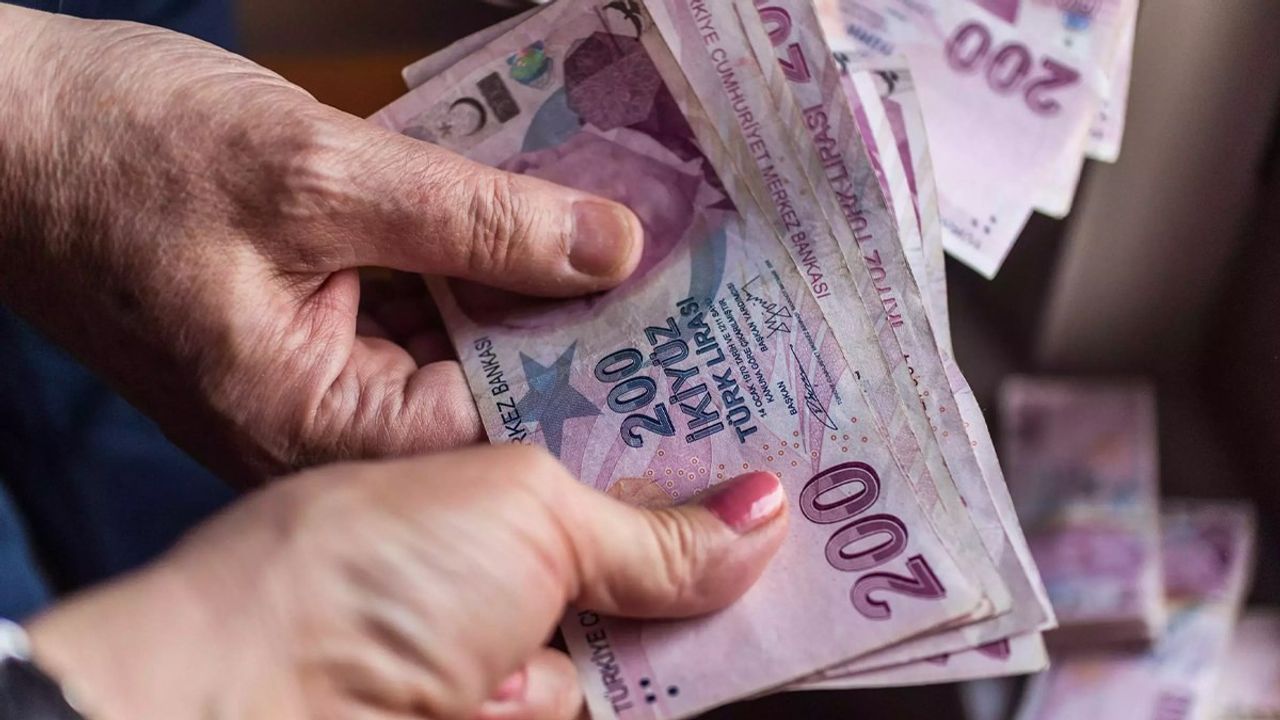 Emeklilere 12 Bin TL kredi Emeklilere 12 Bin TL kredi