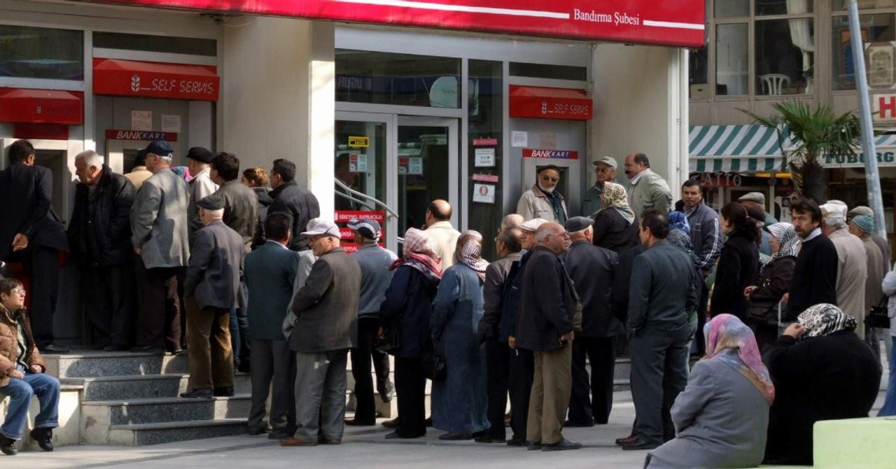 Emeklilikte EYT’den sonra ikinci dalga: Yüksek maaş için bunu yapın Emeklilikte EYT’den sonra ikinci dalga: Yüksek maaş için bunu yapın
